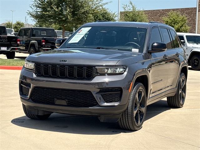 2024 Jeep Grand Cherokee Laredo Altitude X photo 3
