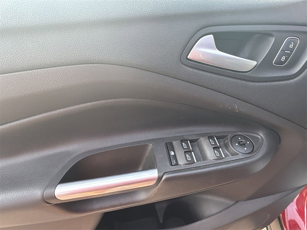 2019 Ford Escape SEL photo 14