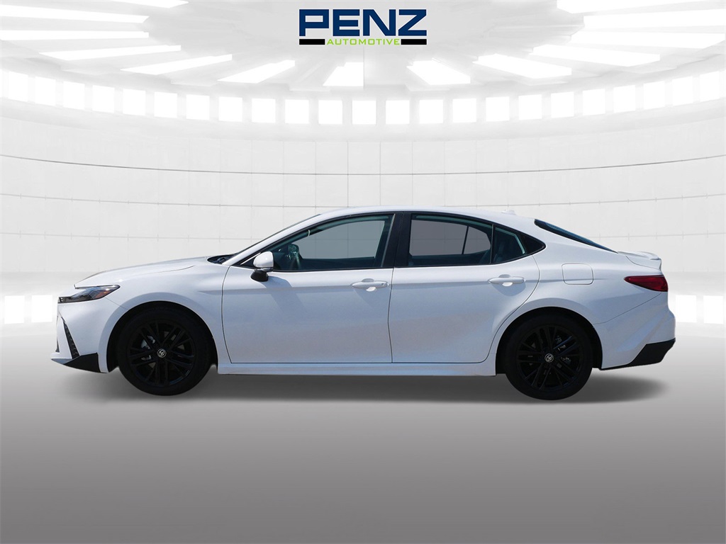 2025 Toyota Camry SE photo 4
