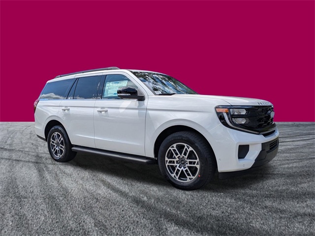 2025 Ford Expedition photo 2