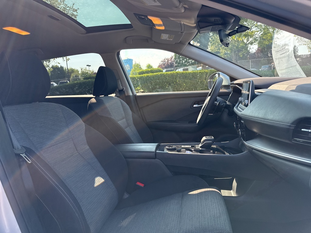 2021 Nissan Rogue SV photo 23