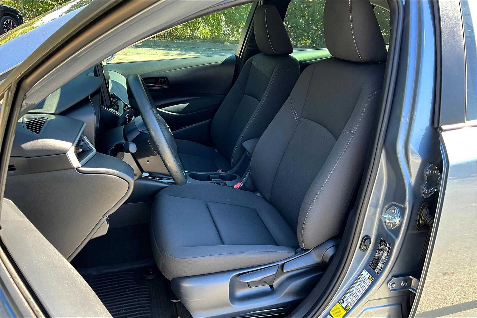 2024 Toyota Corolla LE photo 14