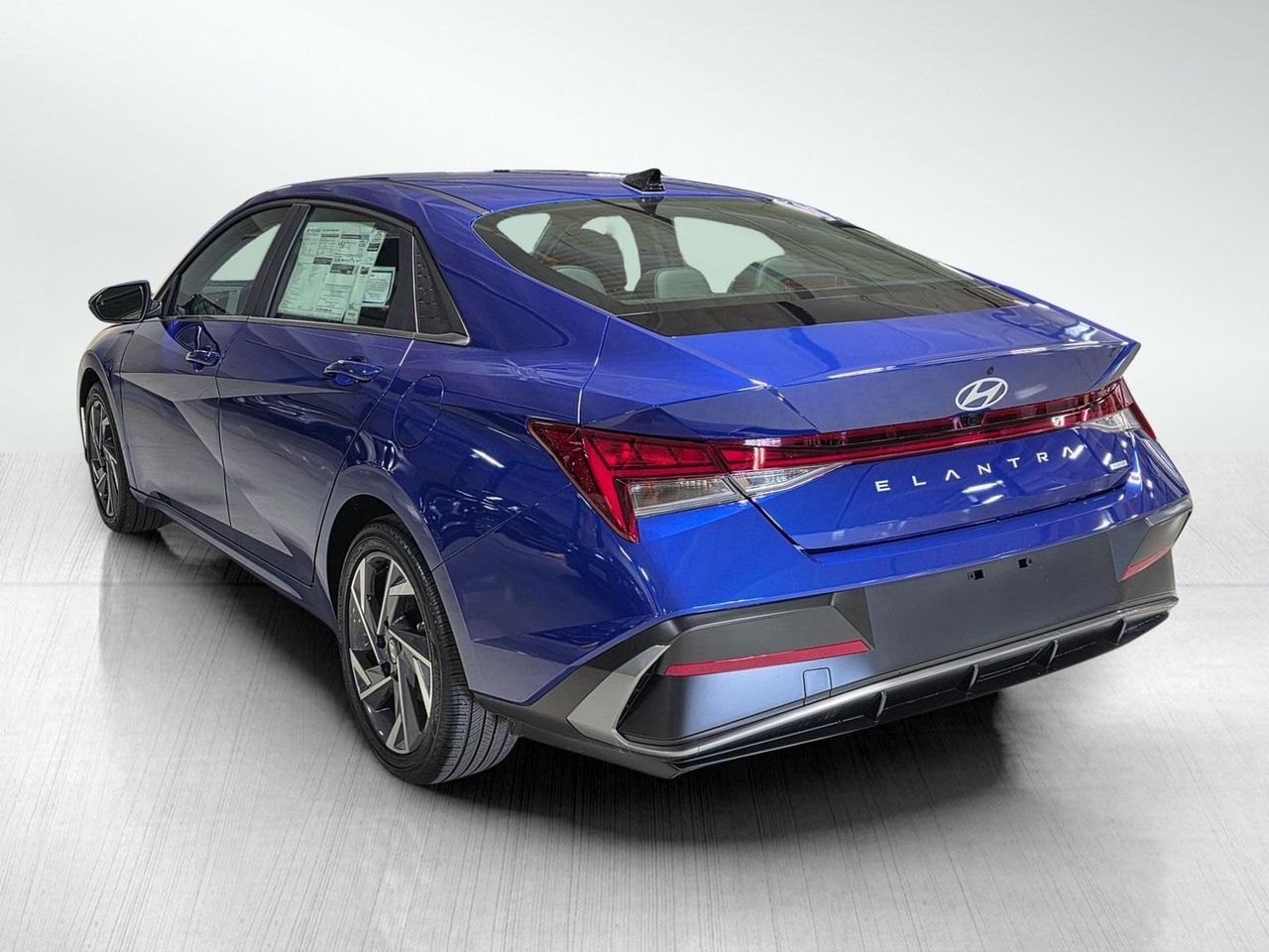 2025 Hyundai Elantra Hybrid Limited photo 3