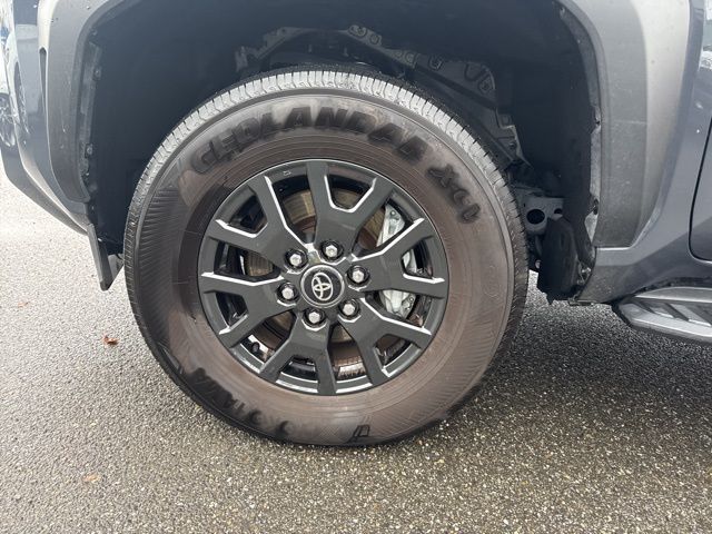 2025 Toyota 4Runner SR5 photo 4