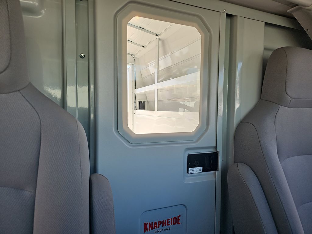 2025 Ford E-350 photo 9