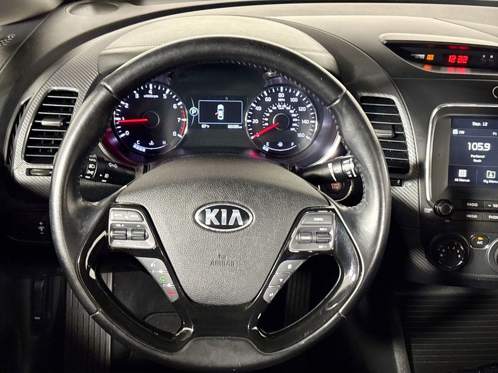 2017 Kia Forte S photo 13