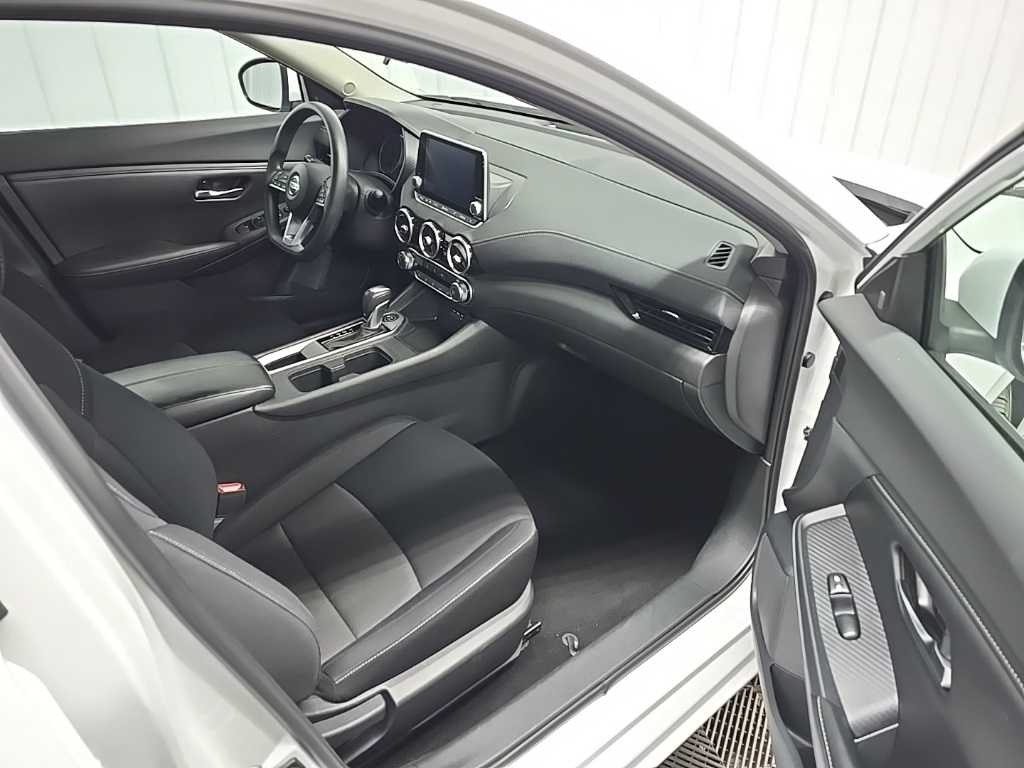2023 Nissan Sentra SV photo 13