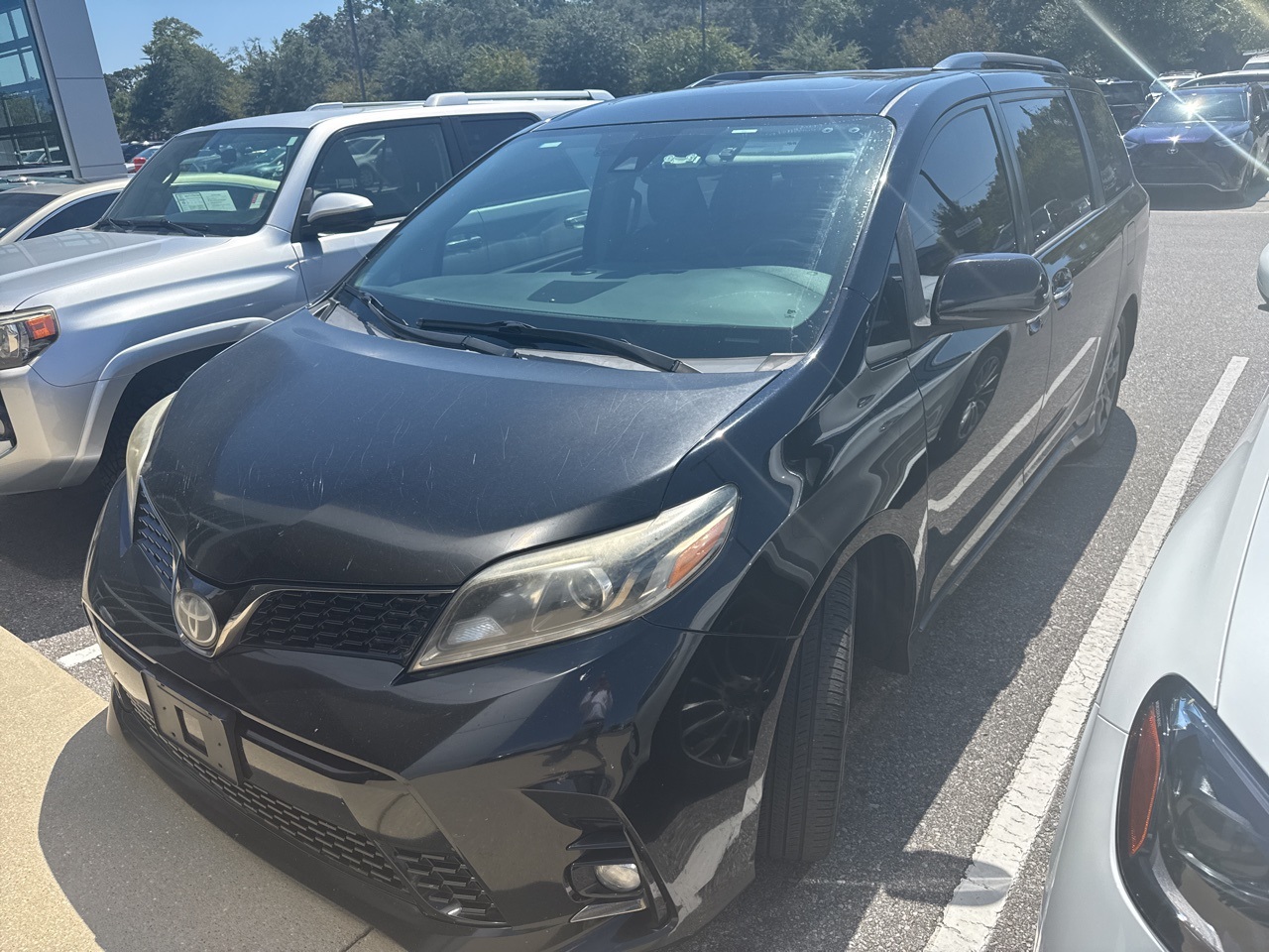 2019 Toyota Sienna SE Premium photo 15