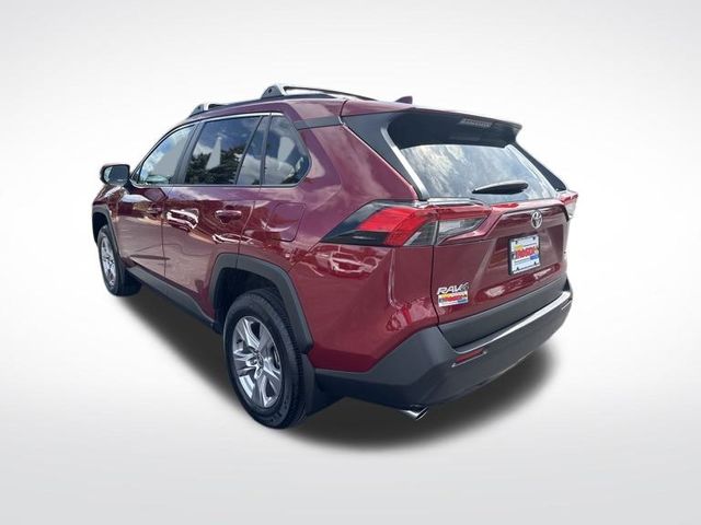 2022 Toyota RAV4 XLE photo 3