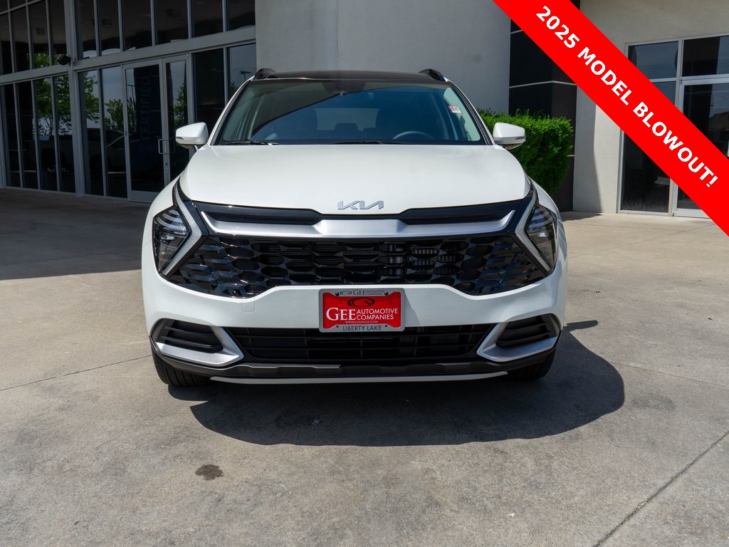2025 Kia Sportage Hybrid EX photo 2