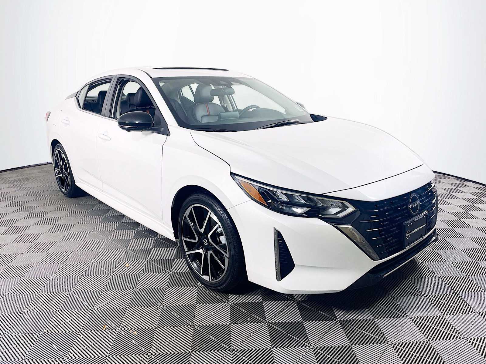 2024 Nissan Sentra SR photo 2