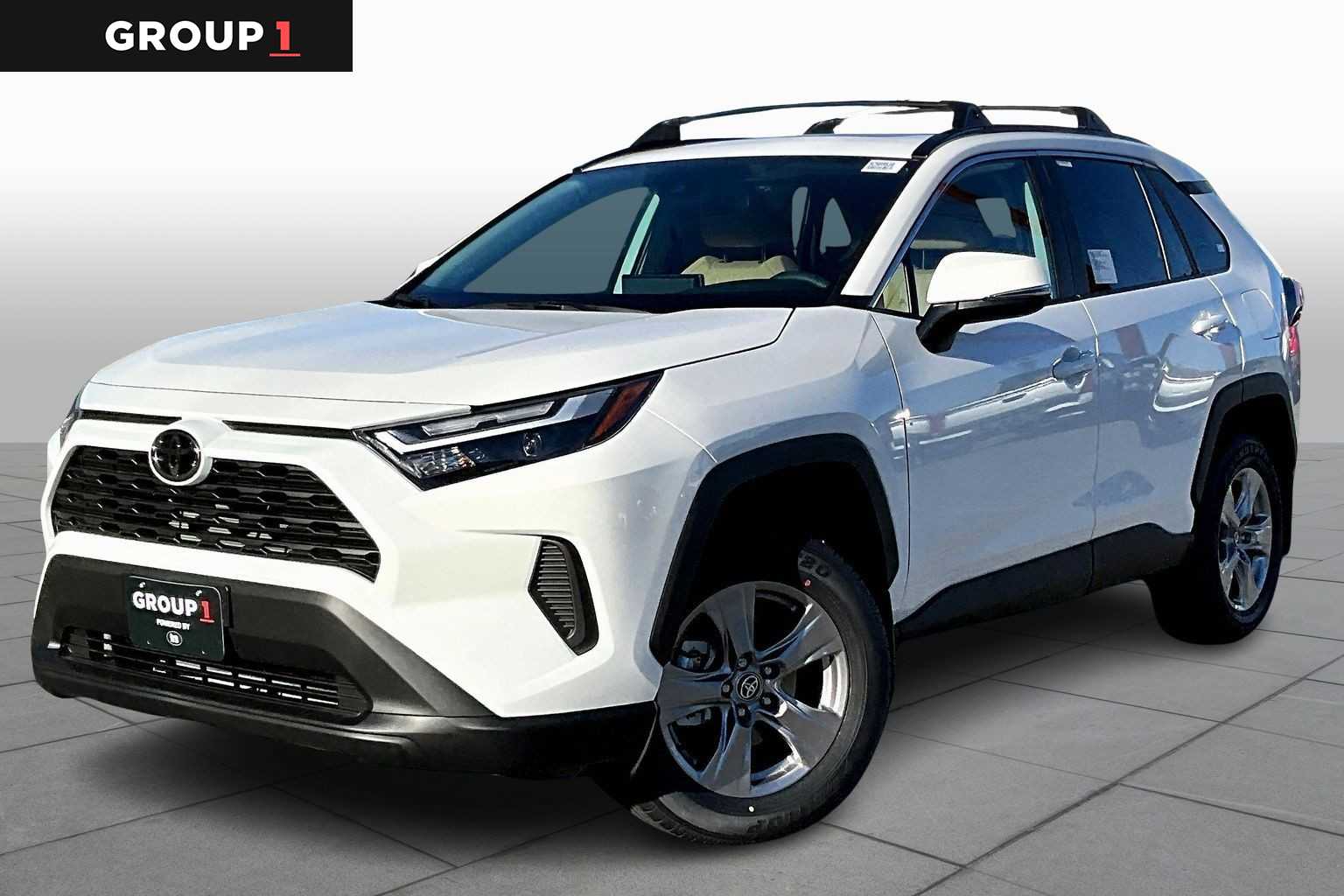 2025 Toyota RAV4 XLE's photo