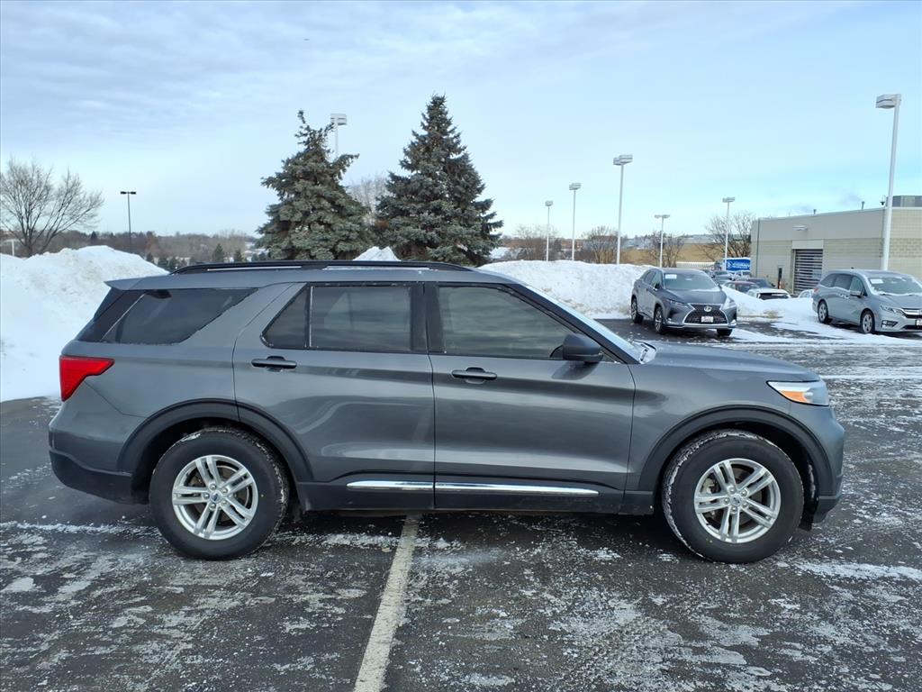 Used 2022 Ford Explorer XLT with VIN 1FMSK7DH2NGC39992 for sale in Burnsville, Minnesota