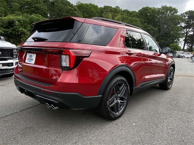 2025 Ford Explorer ST photo 3