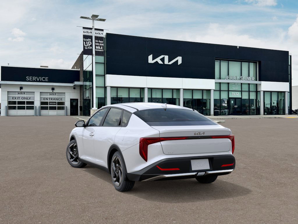 2025 Kia K4 EX photo 3