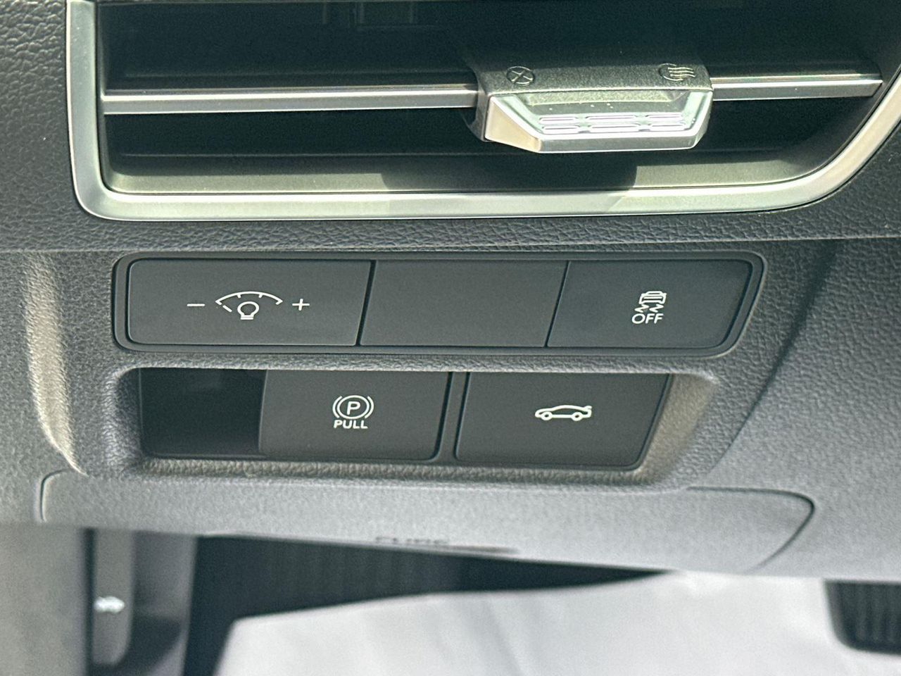 2025 Hyundai Sonata SEL photo 8