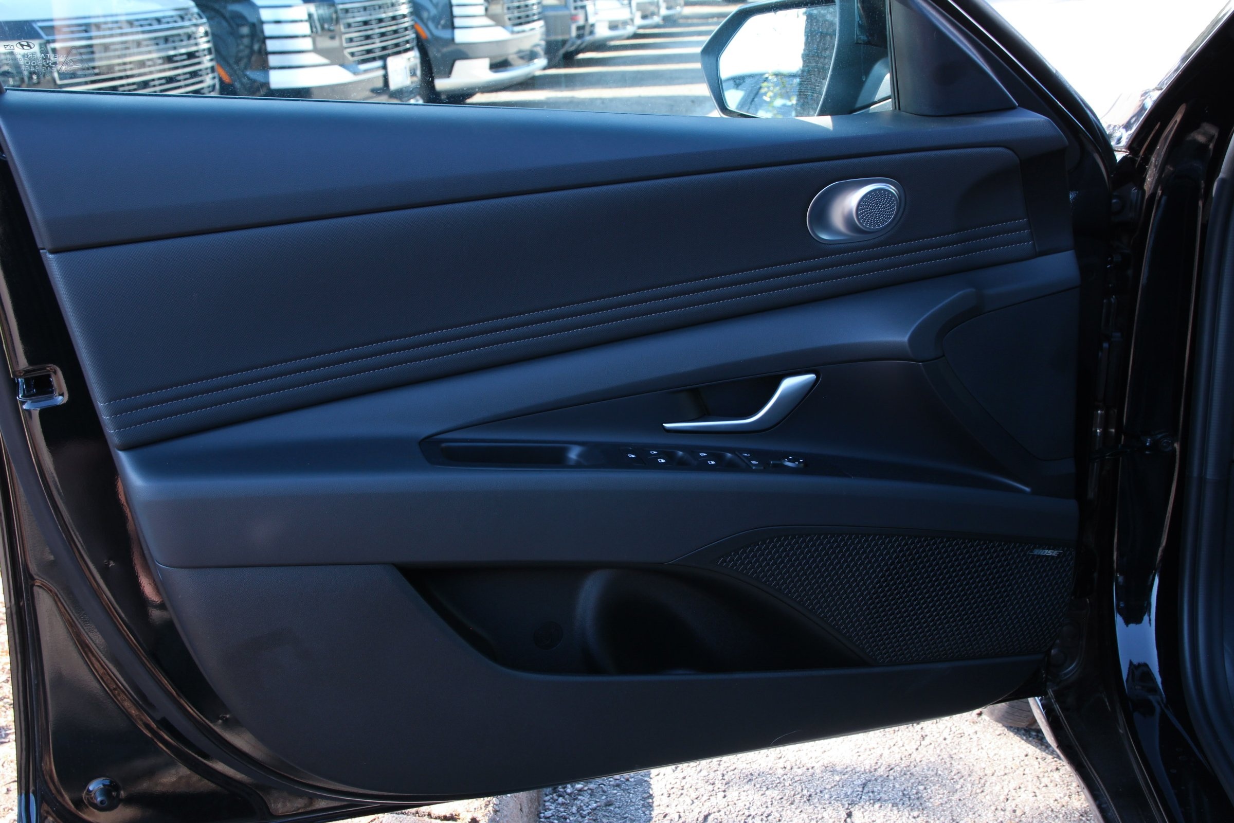 2025 Hyundai Elantra Limited photo 9