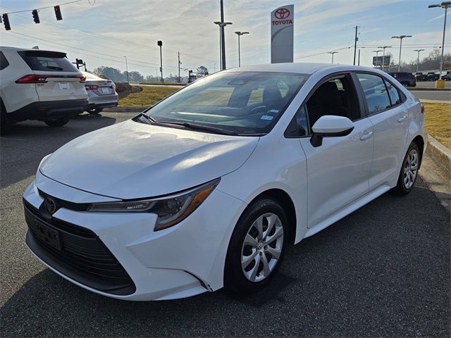 2024 Toyota Corolla LE photo 3
