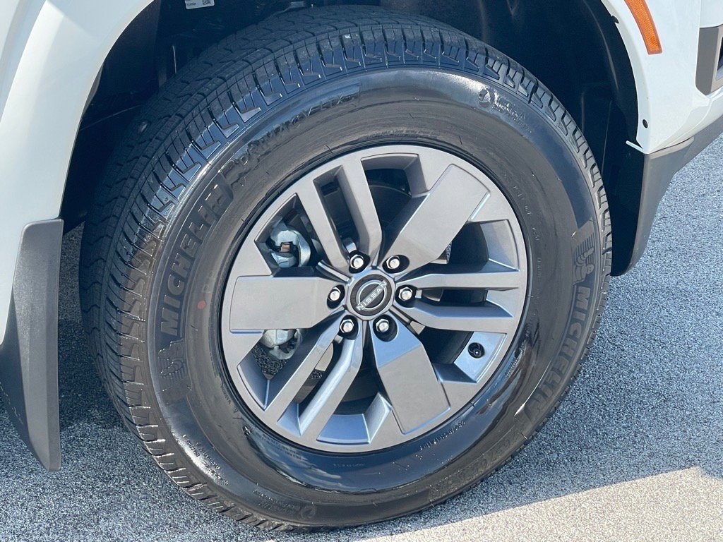 2025 Nissan Frontier SV photo 10