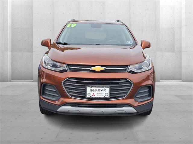2019 Chevrolet Trax LT photo 2