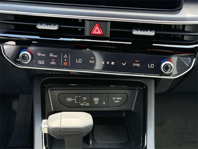 2025 Kia K5 GT-Line photo 5