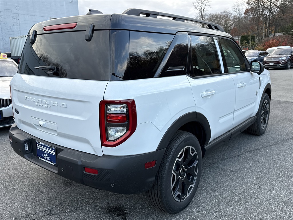 2025 Ford Bronco Sport Outer Banks photo 4