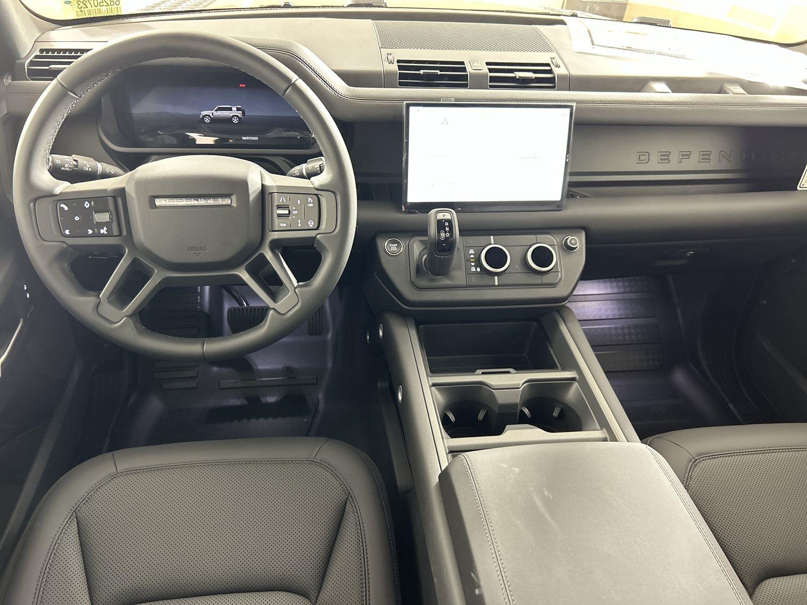 2025 Land Rover Defender 110 S photo 10