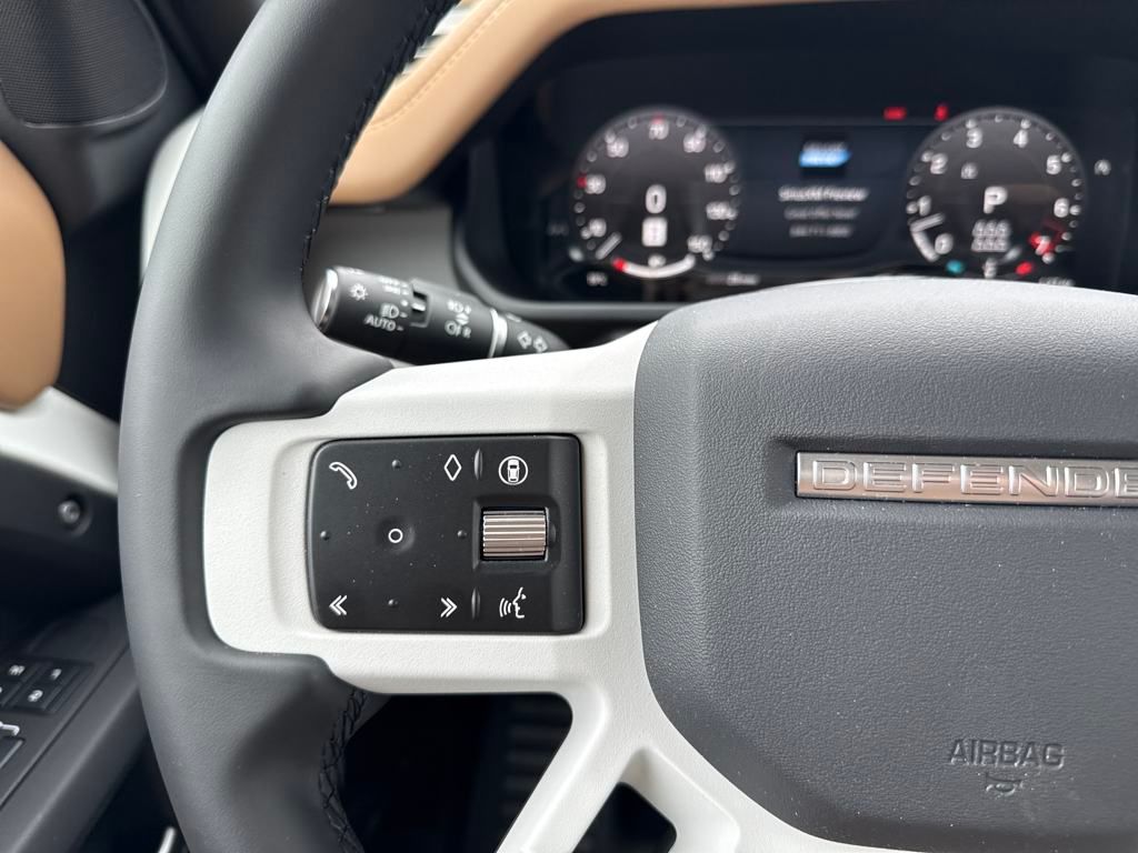 2025 Land Rover Defender 130 S photo 14