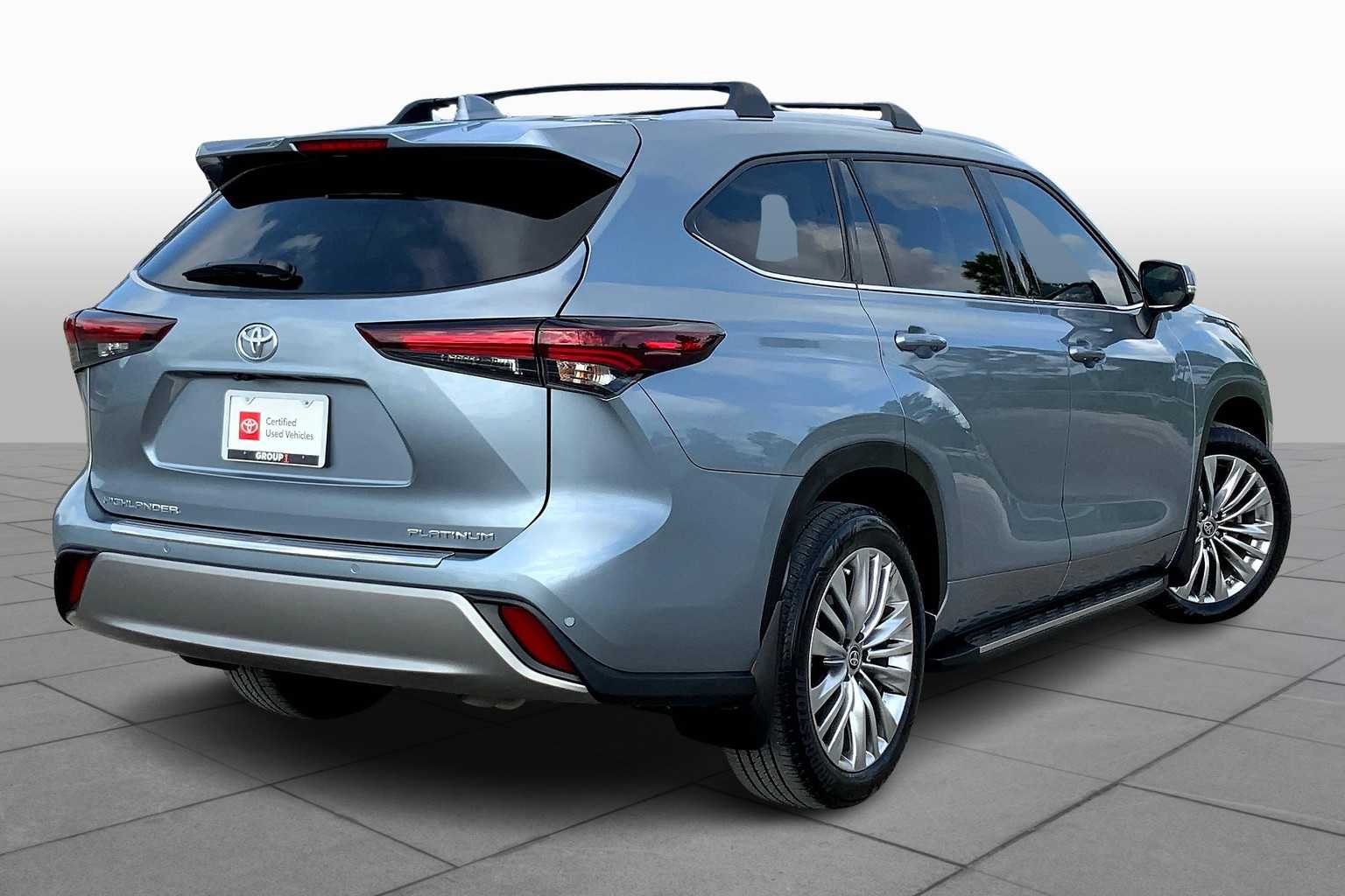 2024 Toyota Highlander Platinum photo 12