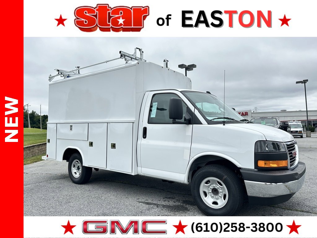 2025 GMC Savana Cutaway Work Van's photo