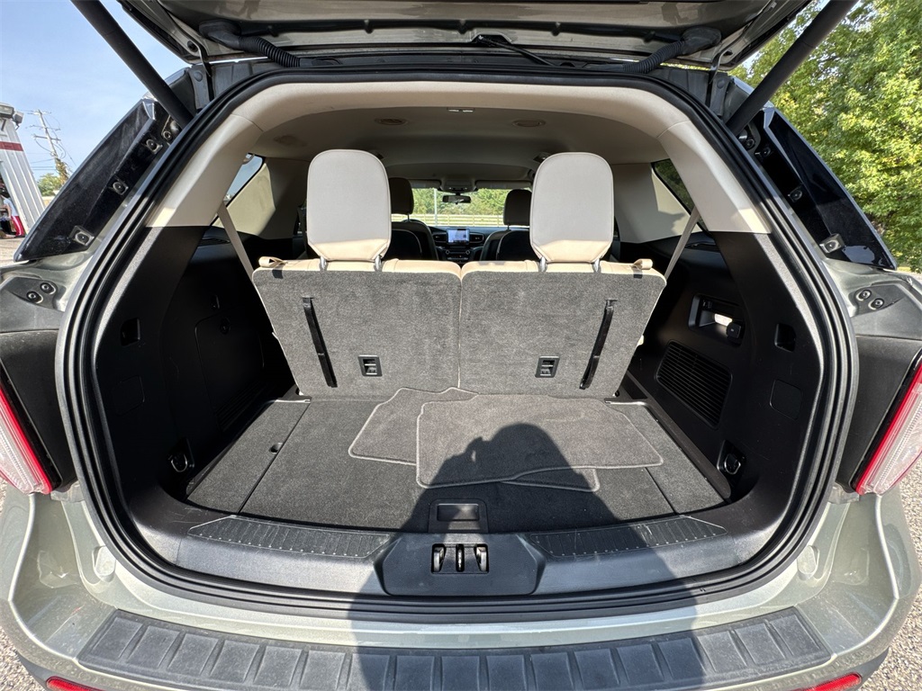 2020 Ford Explorer XLT photo 23