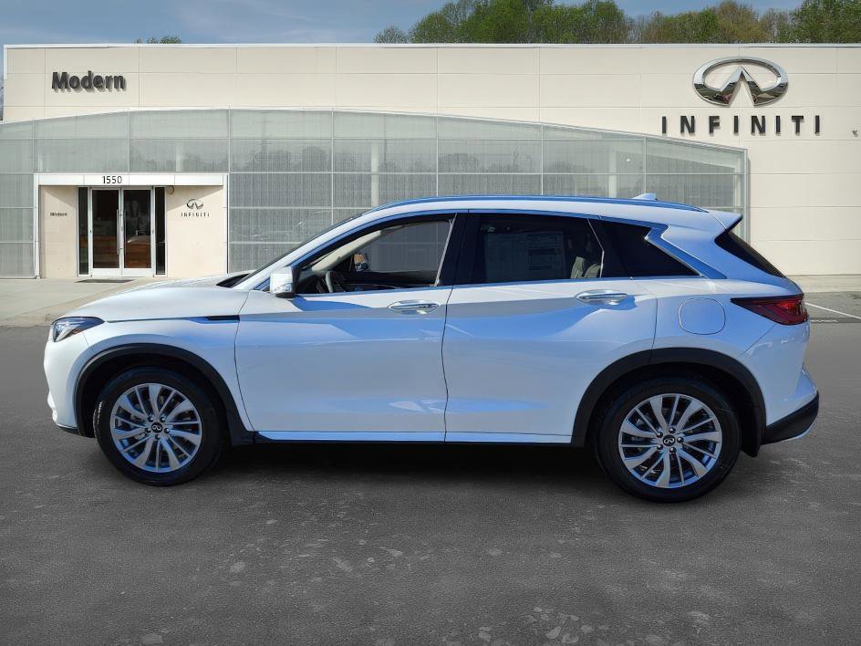 2025 Infiniti QX50 Luxe AWD photo 3
