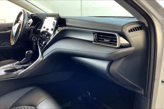 2023 Toyota Camry SE photo 17