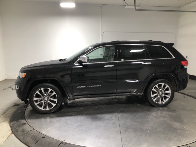 2017 Jeep Grand Cherokee Overland photo 2