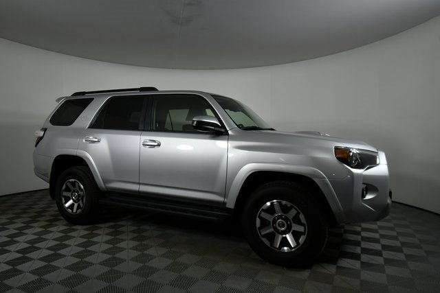 2024 Toyota 4Runner TRD Off-Road photo 3