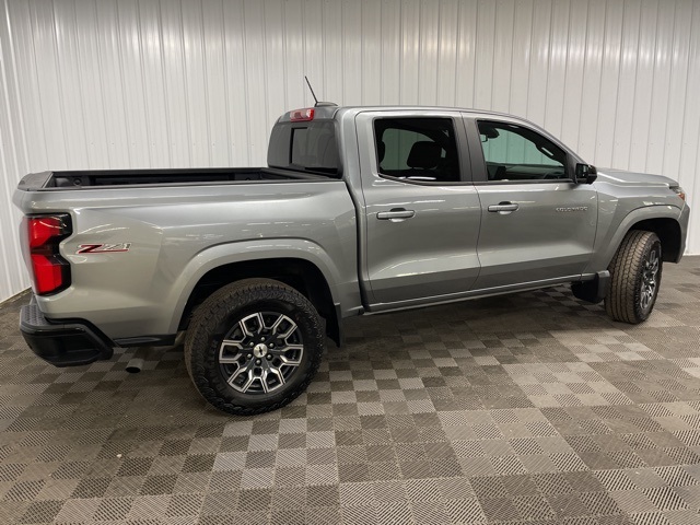 2023 Chevrolet Colorado Z71 photo 3