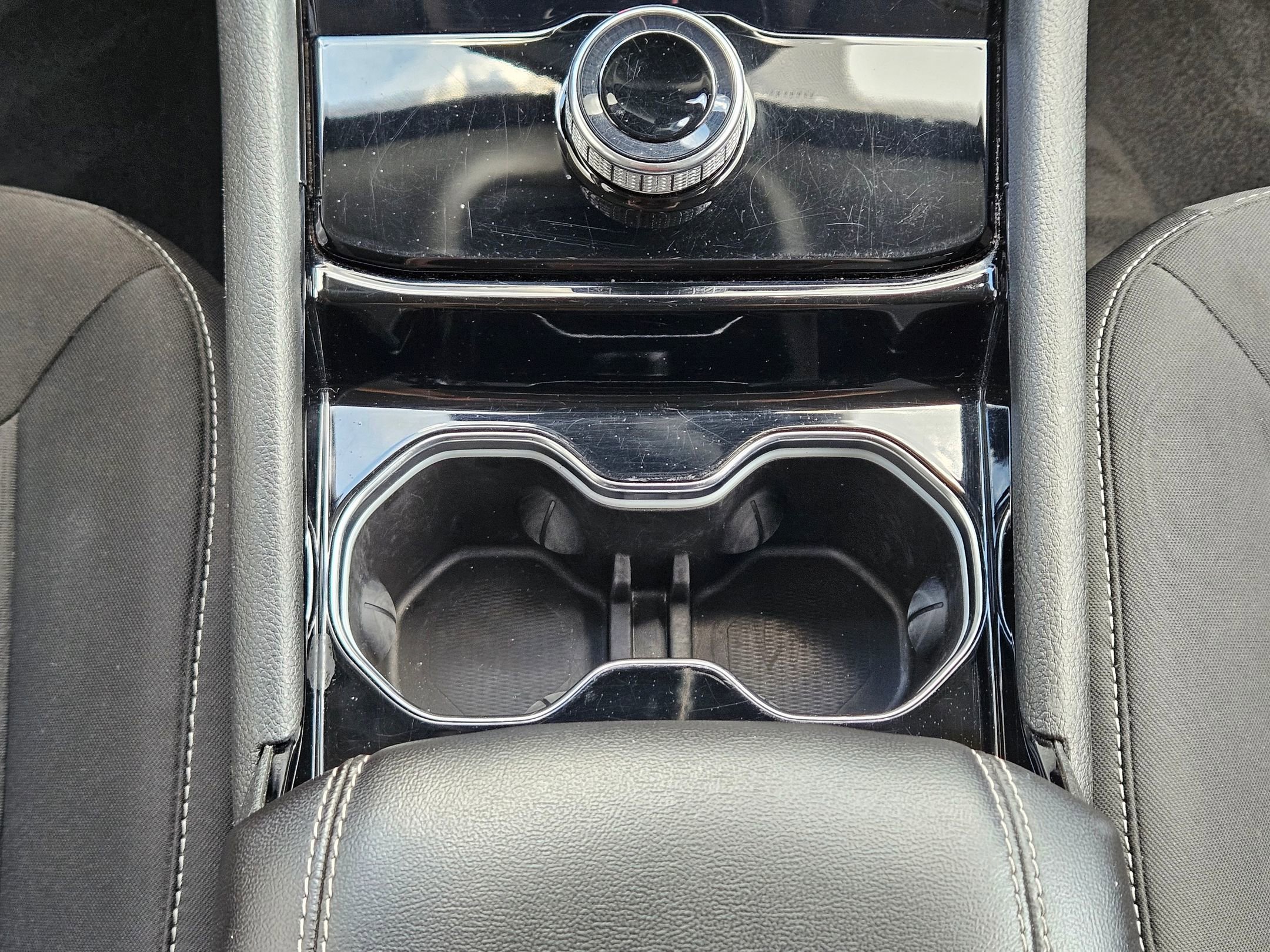 2023 Jeep Grand Cherokee Laredo photo 10