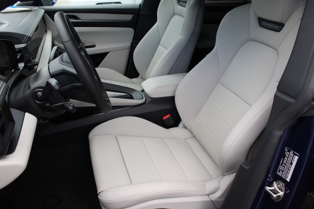 2025 Porsche Macan Electric photo 5