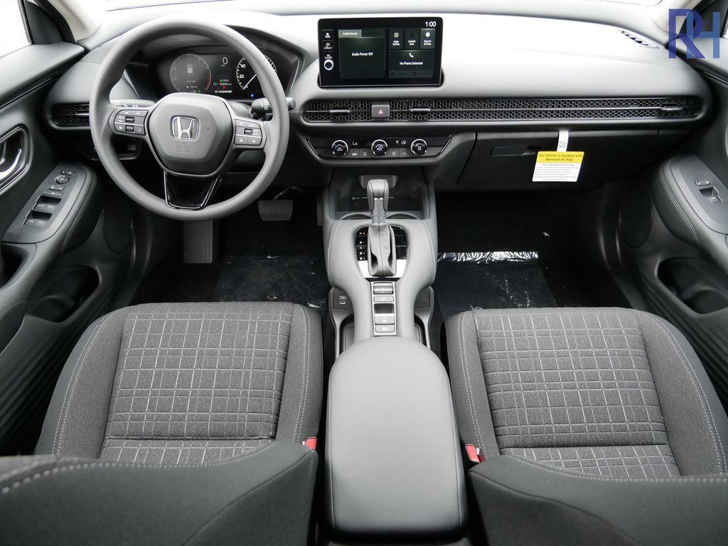 2026 Honda HR-V LX photo 5