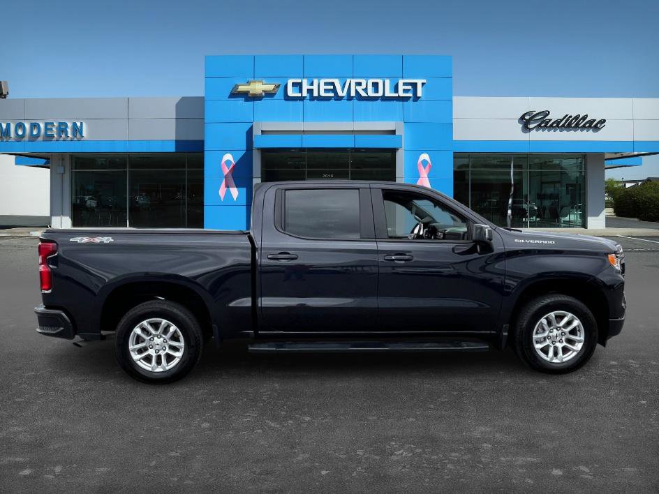 2024 Chevrolet Silverado 1500 RST photo 2