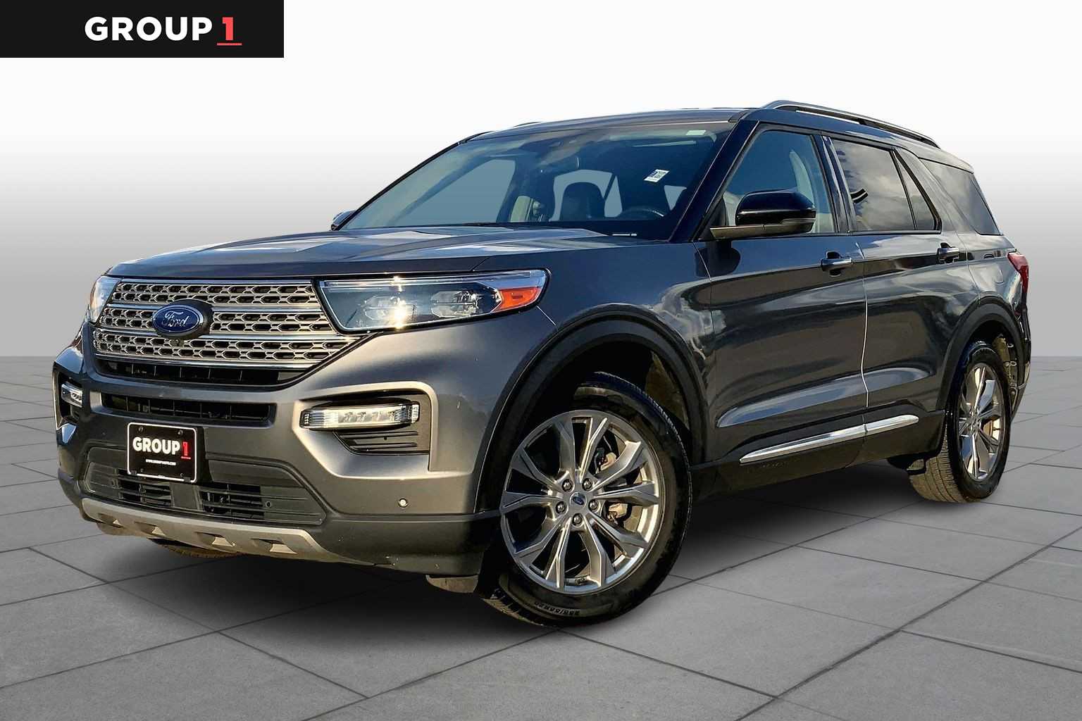 2022 Ford Explorer Limited's photo