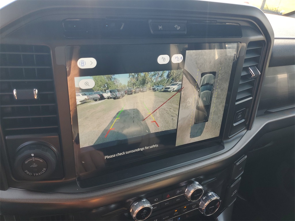 2025 Ford F-150 Lariat photo 14