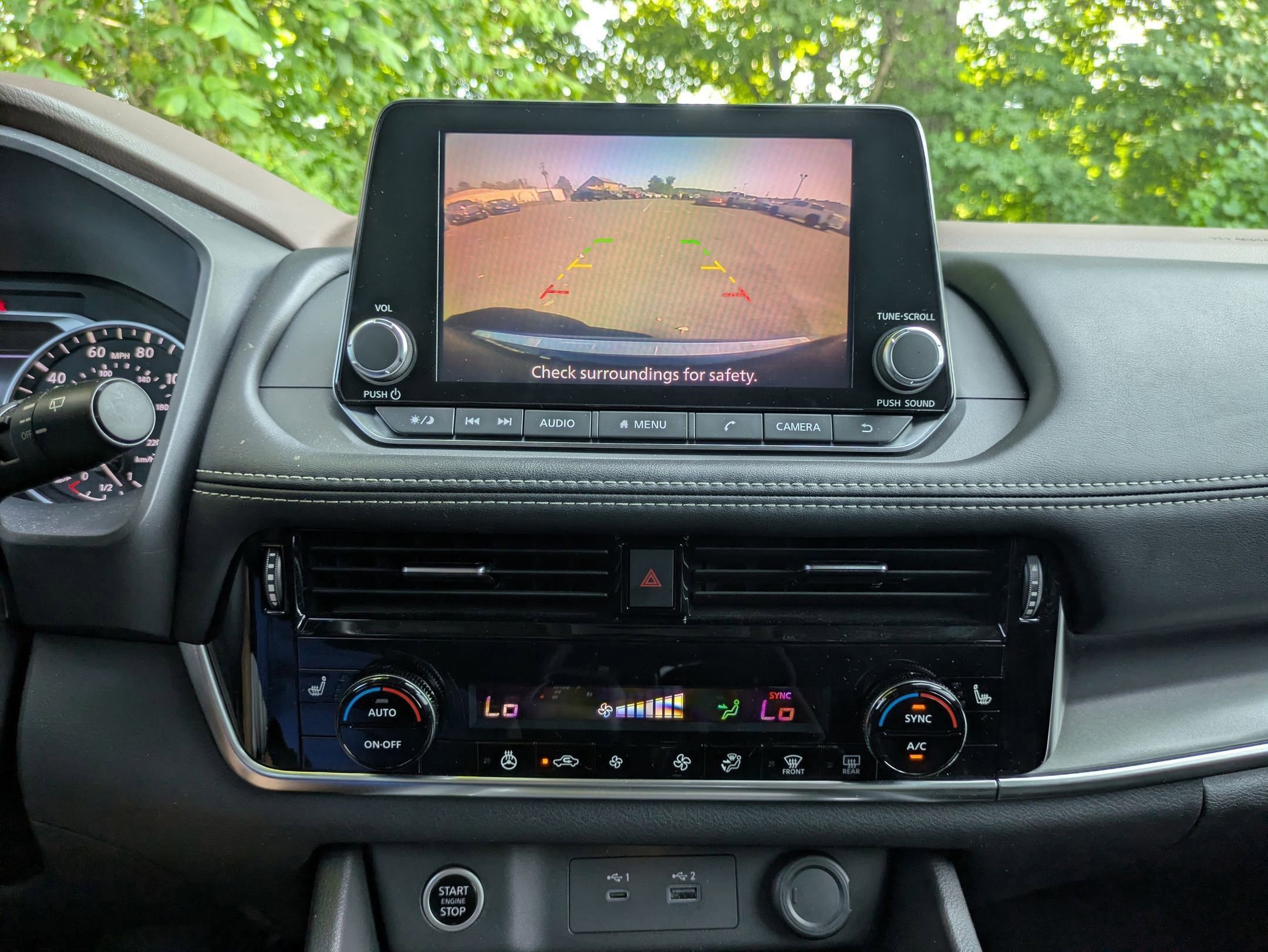 2022 Nissan Rogue SV photo 13