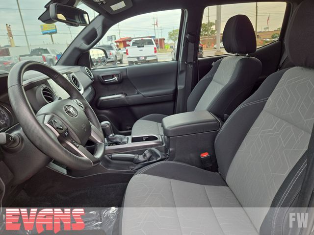 2023 Toyota Tacoma TRD Off-Road photo 17
