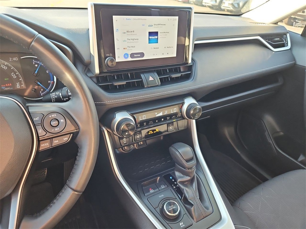 2023 Toyota RAV4 Hybrid XLE photo 18