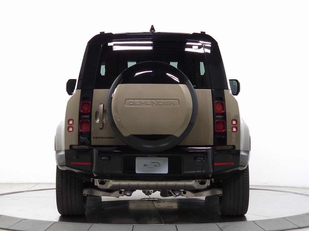 2025 LAND ROVER DEFENDER - Image 3