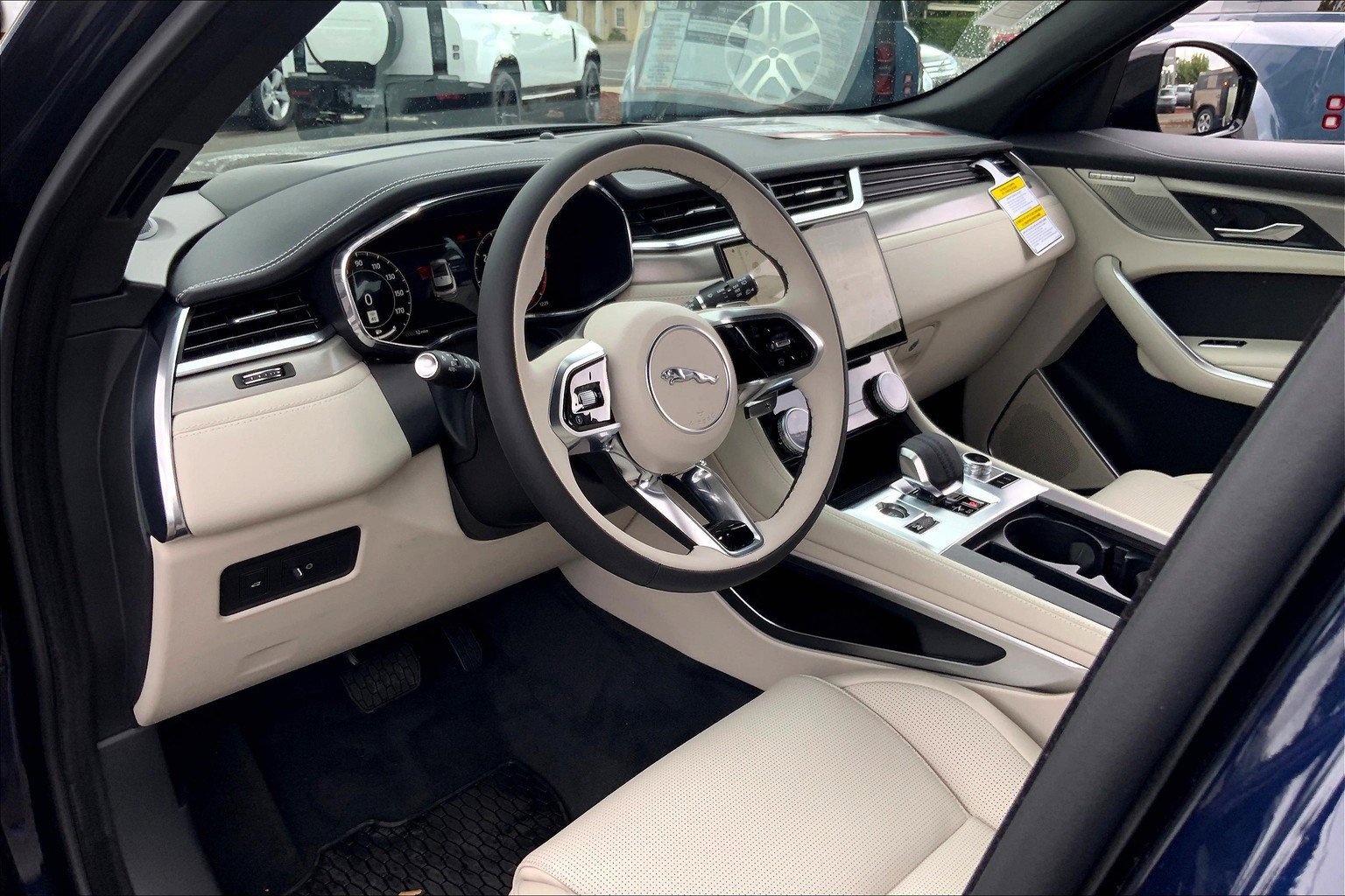 2026 Jaguar F-PACE P250 R-Dynamic S photo 8