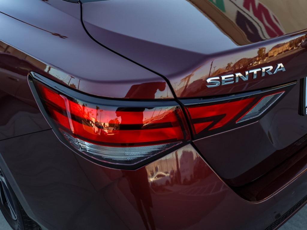 2023 Nissan Sentra SV photo 4
