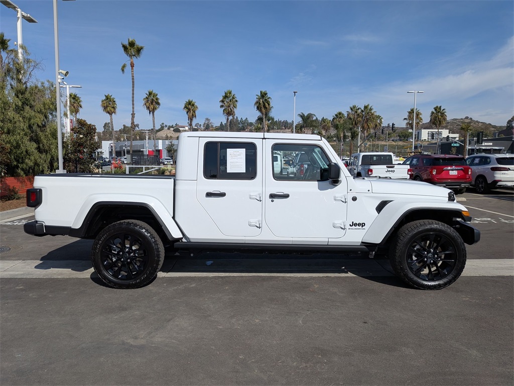 2025 Jeep Gladiator Sport photo 3