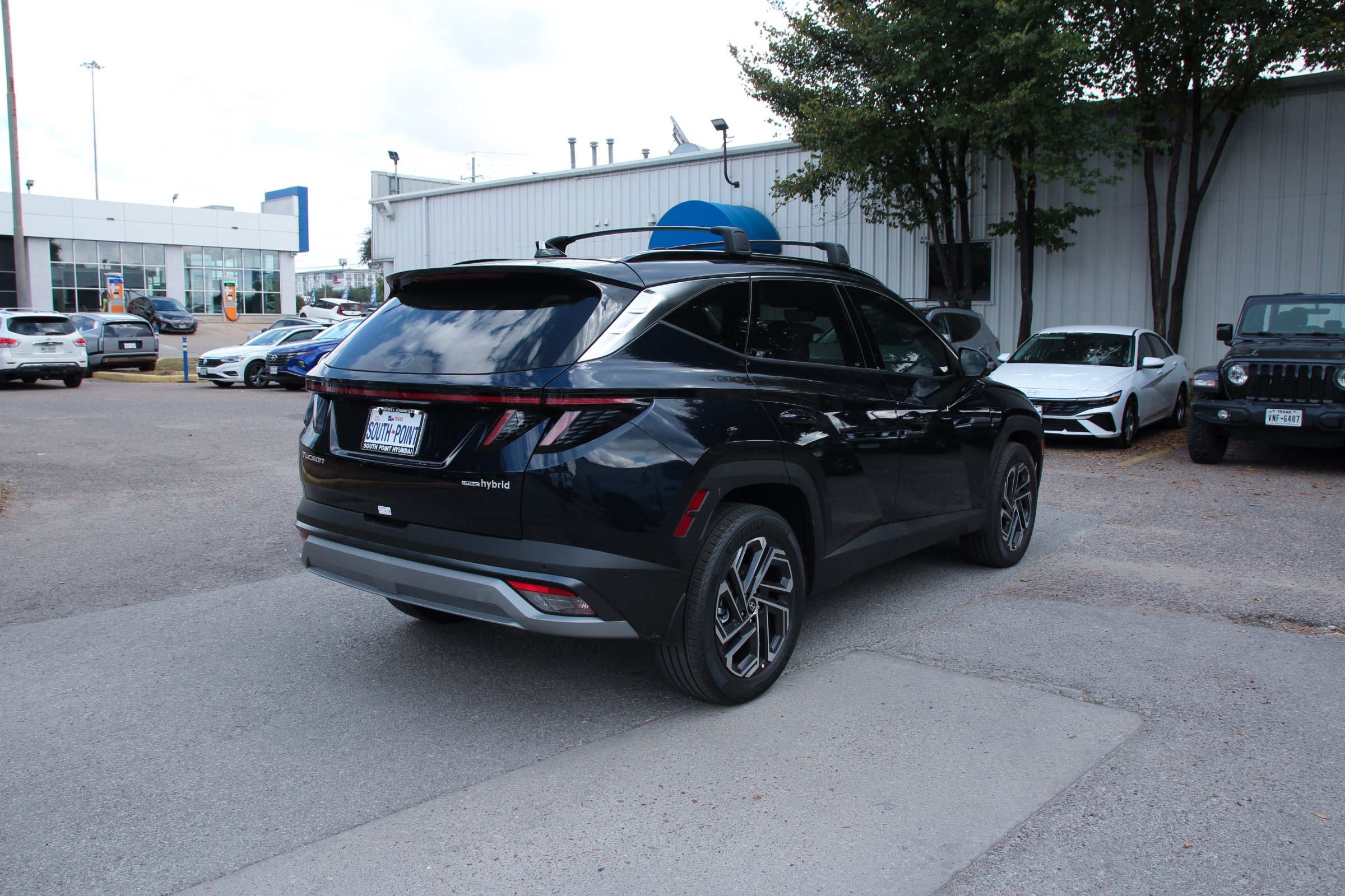 2025 Hyundai Tucson Hybrid Limited photo 3